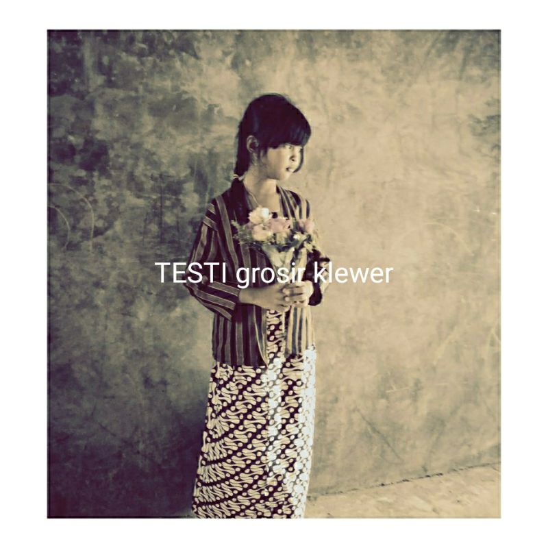 Kebaya lurik anak // kebaya jawa anak // baju jawa anak perempuan. // baju adat anak perempuan // kebaya anak