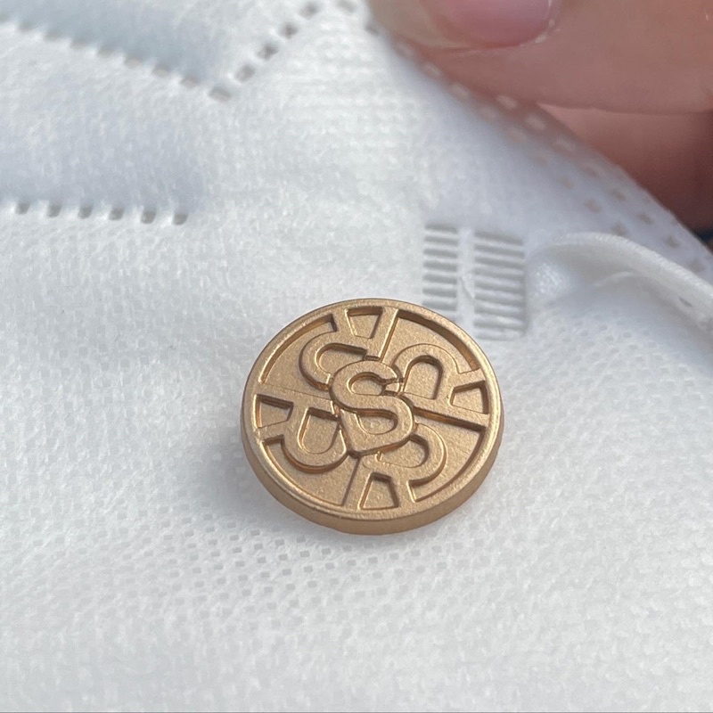 Ria Miranda x Buttonscarves pin brooch mini