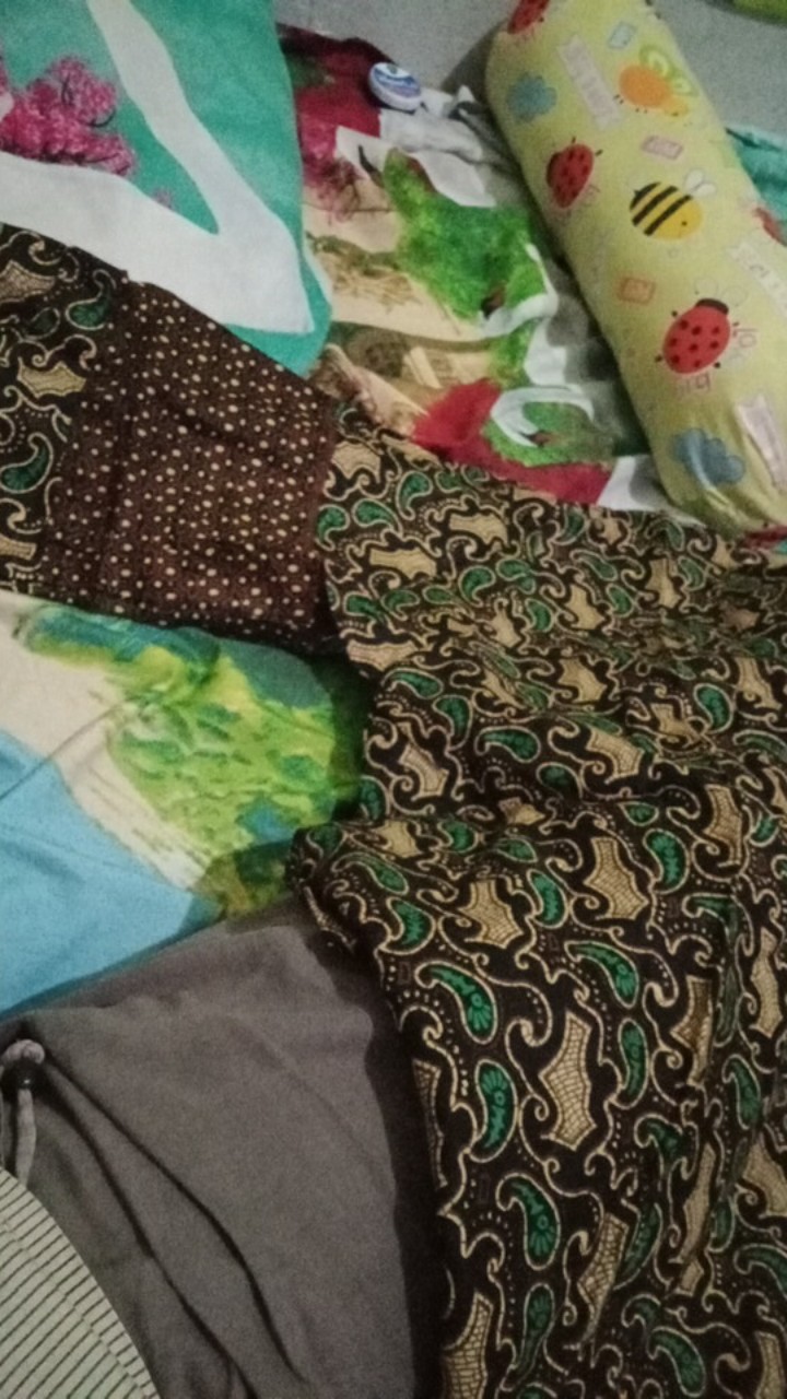 Rfn Santa Ricci Kemeja Pria Reguler Motif Murah Hitam Navy Biru Langit Putih Abu Tua Elektrik Maroon