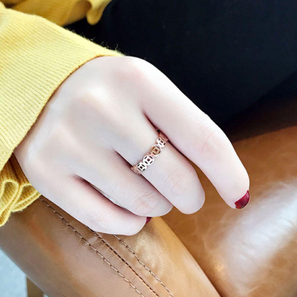 Needway Wanita Cincin Uang Elegan Retro Hollow Stainless Steel Kekayaan Keberuntungan Untuk Pria Penangkap Koin Rings