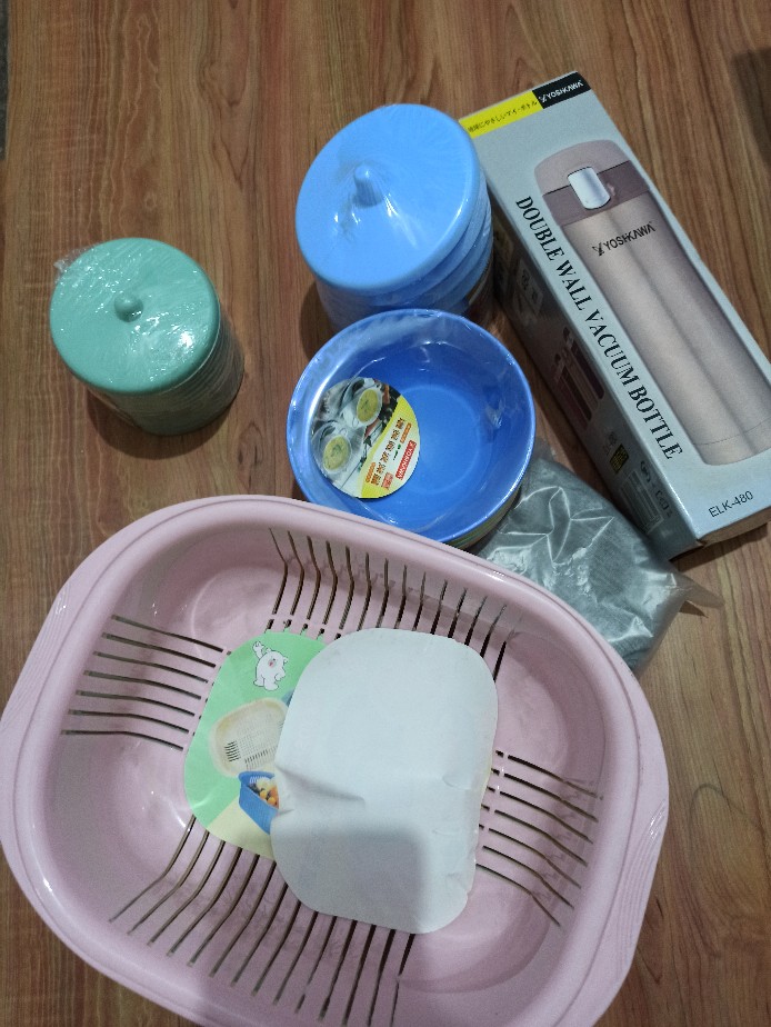 Yoshikawa Mangkok Plastik 11x11x5 Cm Set Isi 4 P0110 Warna Random
