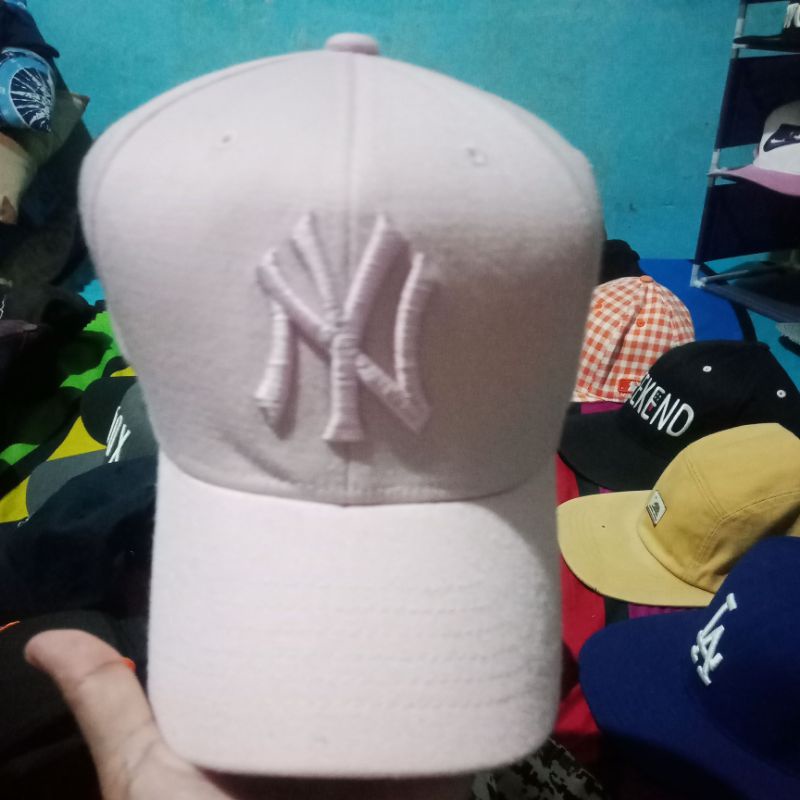 topi second branded NY