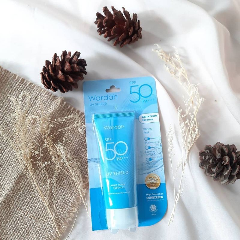 Wardah UV Shield Aqua Fresh Essence SPF 50 PA++++.