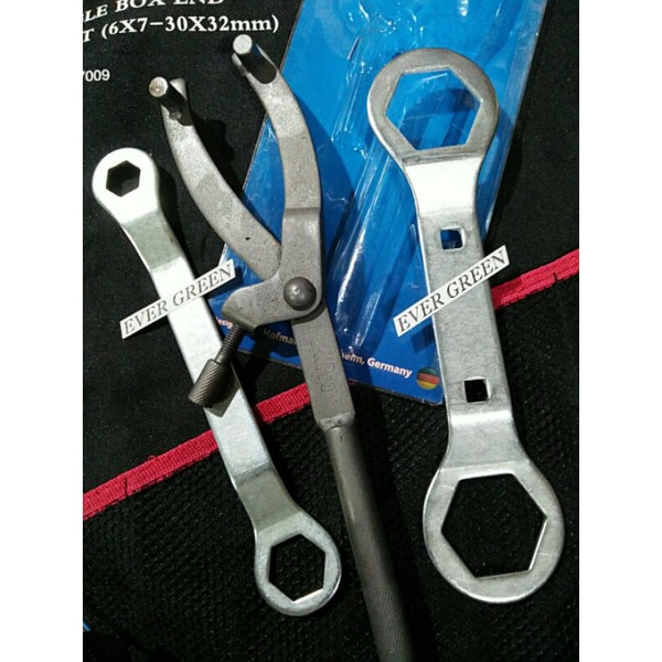 Kunci CVT 1 set 3 pcs PROMOSI : Treker Tahanan + Kunci Pully 39 -41 + 17 - 24 Tutup Klep/Baut Tutup Oli (penahan kopling mangkok kanvas ganda motor matic) merk tekiro grip-on multipro hasston benz big boss nankai mollar amtech-3