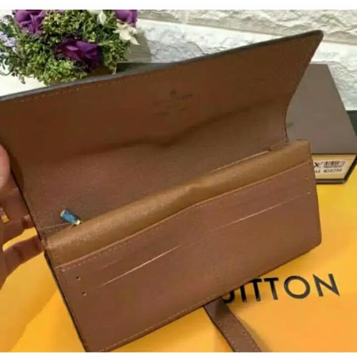 Dompet Lipat lv Wanita Import Bahan Premium.Dompet Tangan Kunci Sodok ( COD )