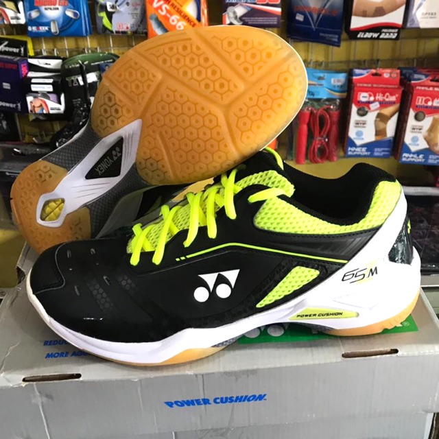 Sepatu Yonex SHB65 Zm