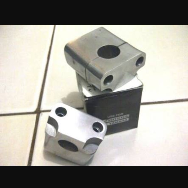 Peninggi stang/riser stang
