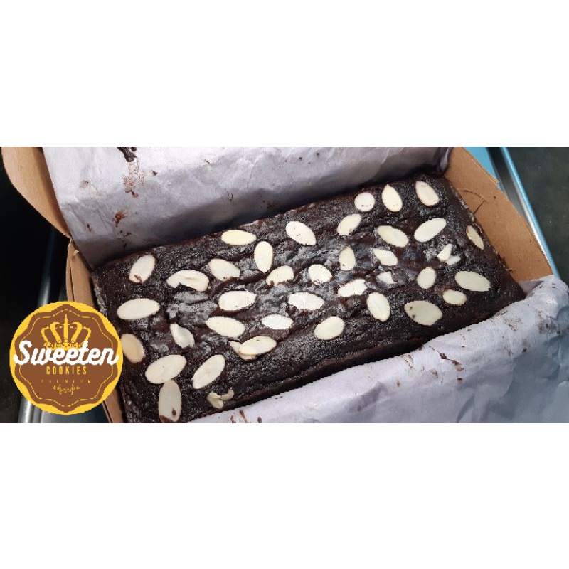 

SHINY FUDGY DARK CHOCOLATE BROWNIES