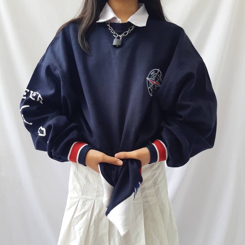 crewneck oversize romantic crown *thrift*