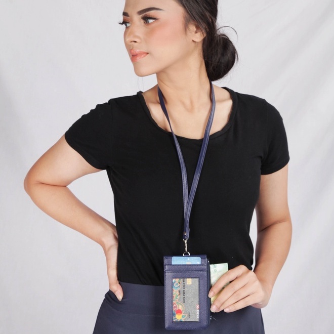 

H7Y ID CARD HOLDER NAME TAG 6 SLOT RN47