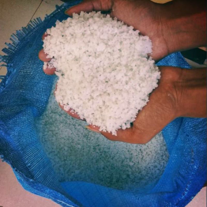 

Ready Stok Garam Kristal / Garam Krosok Berat 1Kg