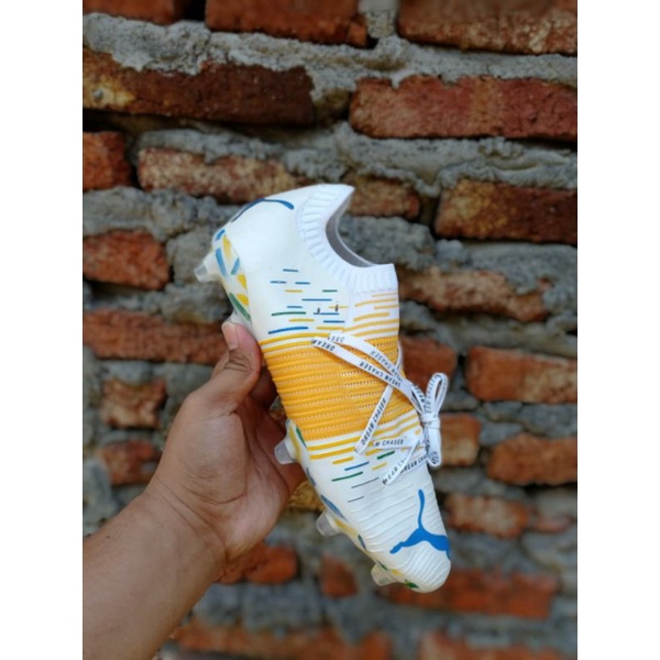 sepatu bola puma future Z