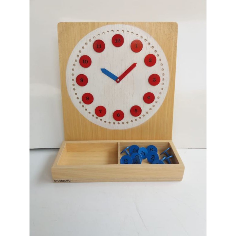 Clock / Jam Montessori