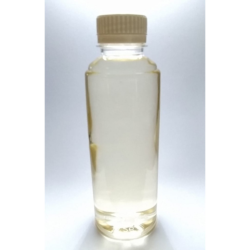 

Minyak Kelapa Asli/Minyak kampung/minyak kelapa tradional/minyak kelapa murni/minyak goreng/minyak sehat/minyak kelapa alami untuk sambal 250 ml
