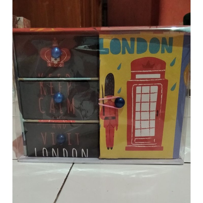 

Laci 3 + Pintu