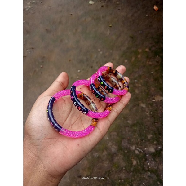 Gelang dlingo bangle pink huruf hitam