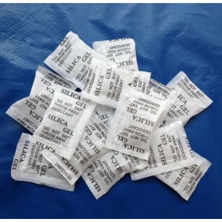 

SILICA GEL NATURAL SACHET PLASTIK FOOD GRADE MAKANAN KAOS DAN SEPATU 50PCS