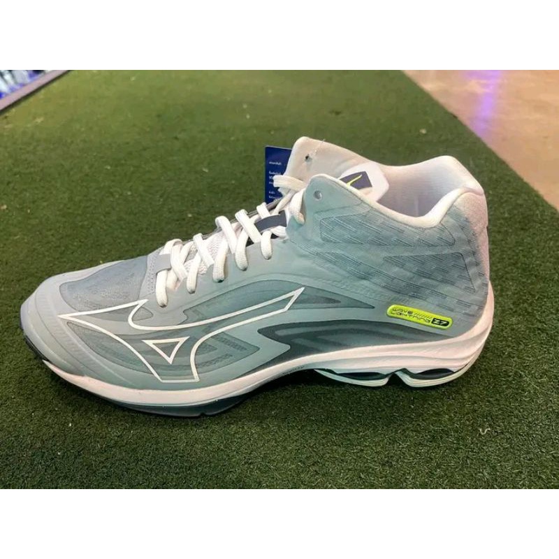 Sepatu voli mizuno wave lightning Z7