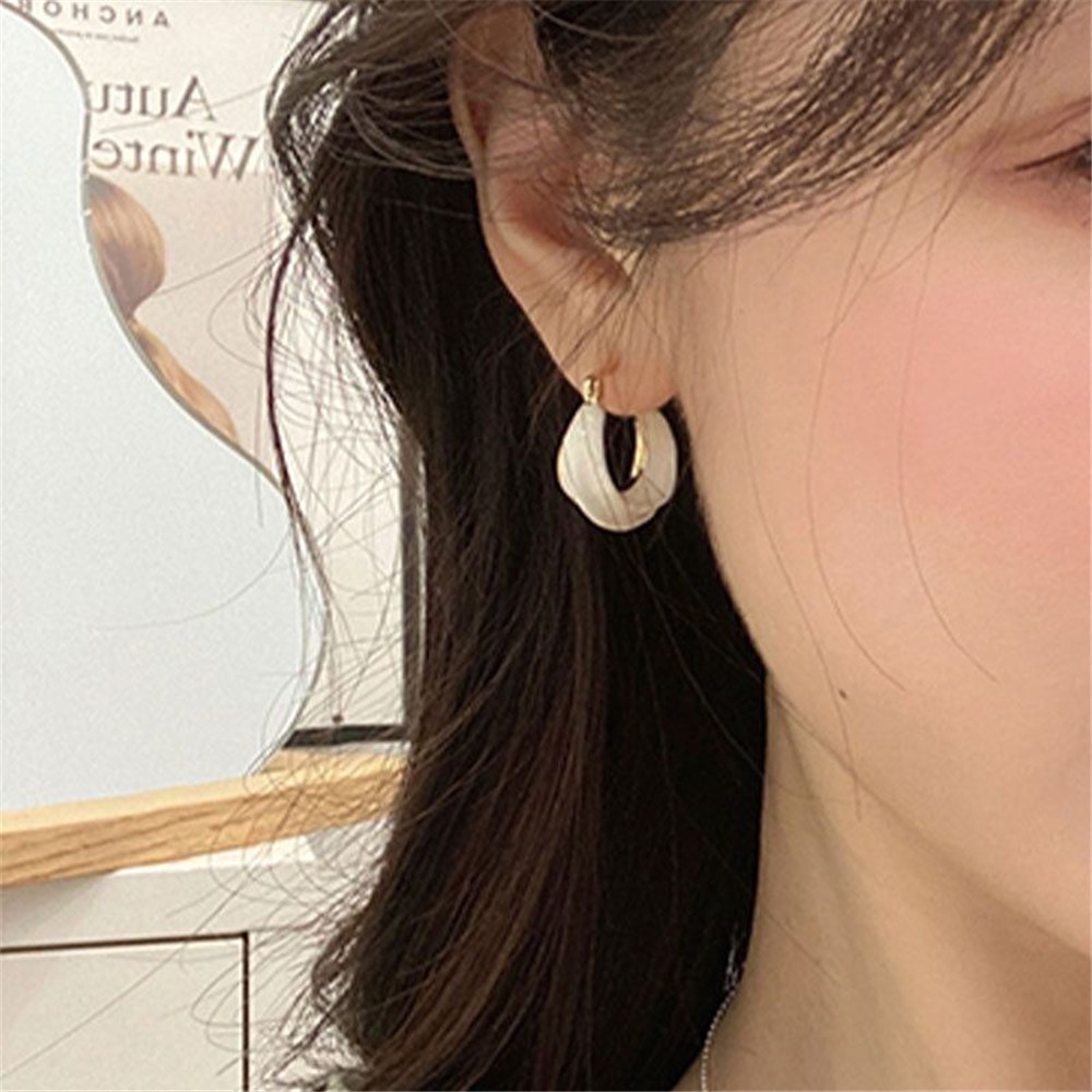 【COD Tangding】Anting Stud Bentuk Bulat Geometris Tidak Teratur Bahan Logam Gaya Retro Untuk Wanita