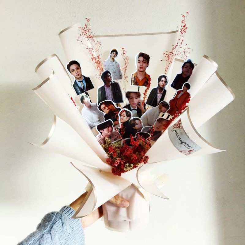 BTS/BUKET BTS/BUKET BUNGA/BUKET KPOP/BUKET FOTO/BUKET FOTO KPOP/BUKET BUNGA KERING/BUKET MURAH