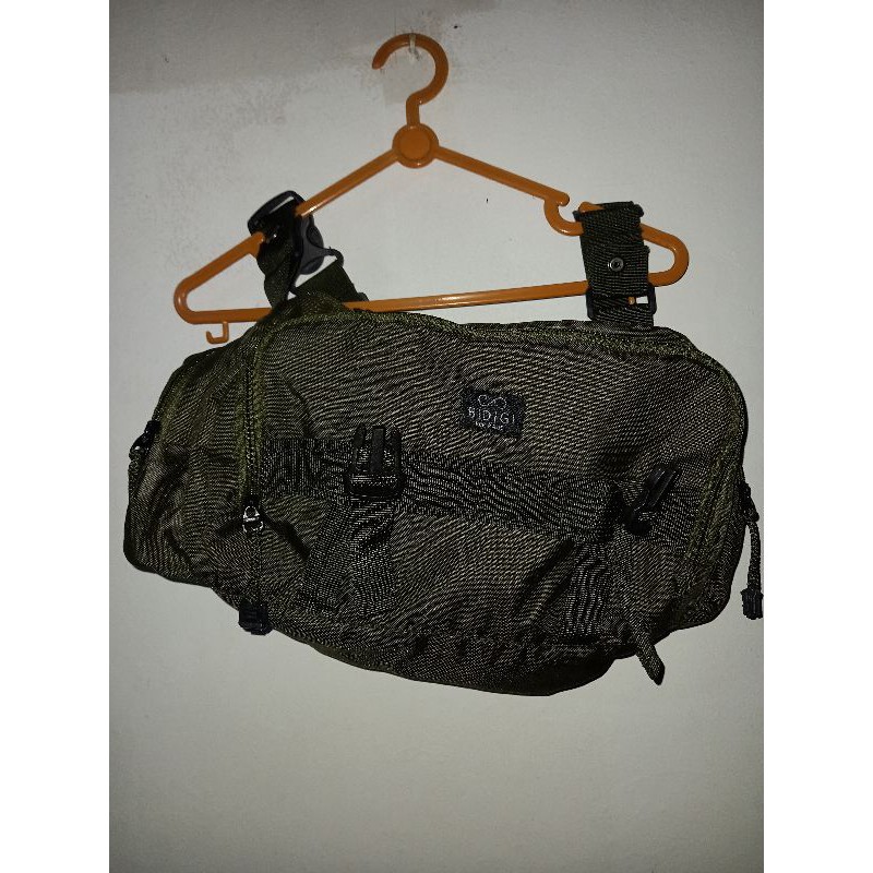 PRELOVED Tas Slempang Pria