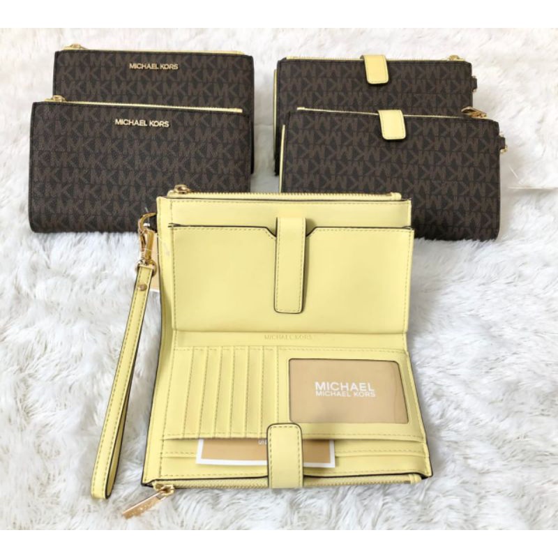 dompet Michael Kors jet set travel large double zip wrislet buttercup
