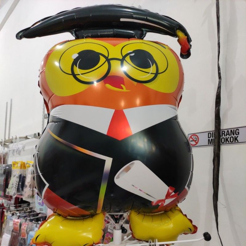 balon karakter wisuda