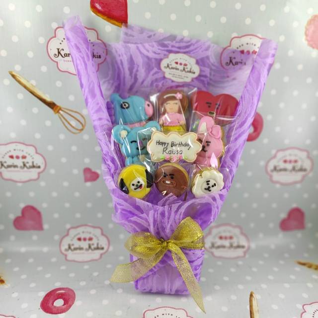 

HAND BUKET ULTAH TEMA BT21 Kukis 9 pcs