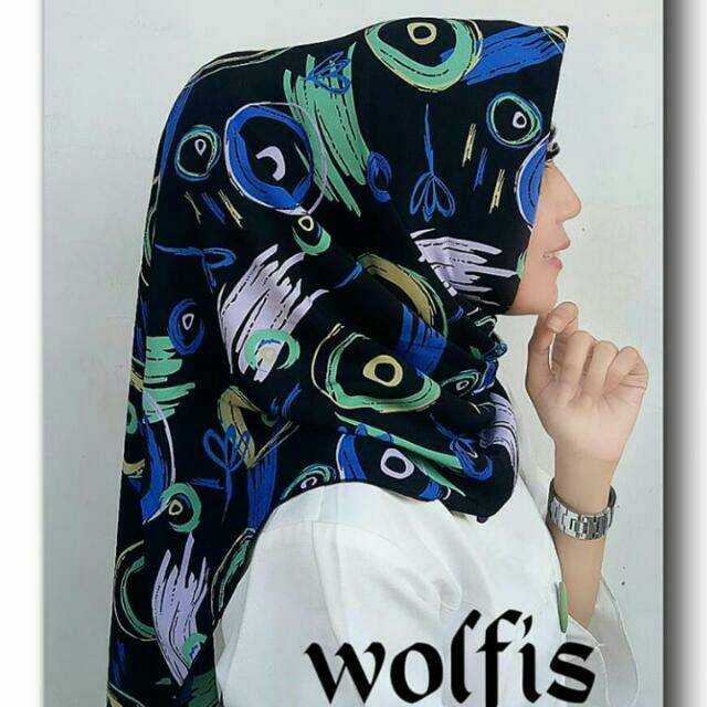 Hijab wolfis segi empat motif