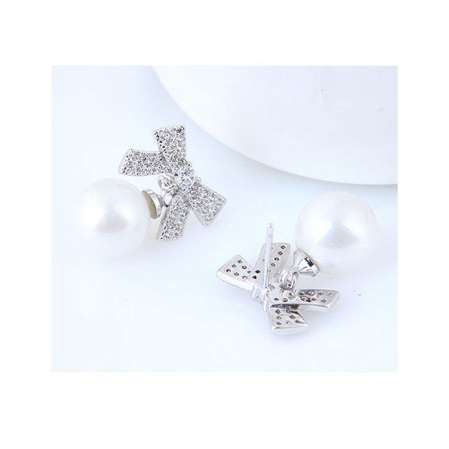 LRC Anting Tusuk Fashion Silver Flash Diamond Bow Stud Earrings A59337