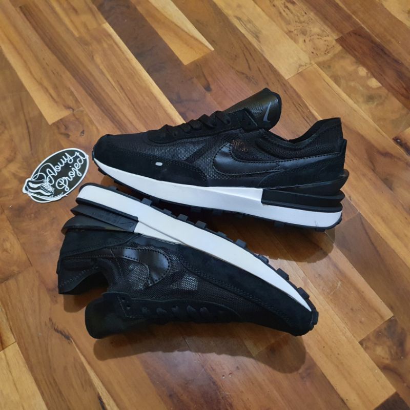 Nike Waffle One Black White Nike Sacai