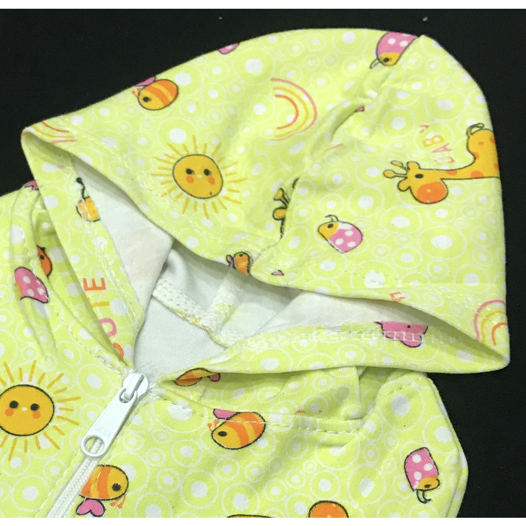 Babysmart - 1 PCS Bedong Bayi Instant dengan topi / Bedong HOODIE Motif RANDOM RYN'S Bahan 100% Katun