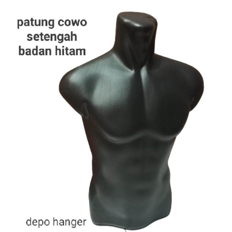 Otot hitam manekin setengah badan cowo