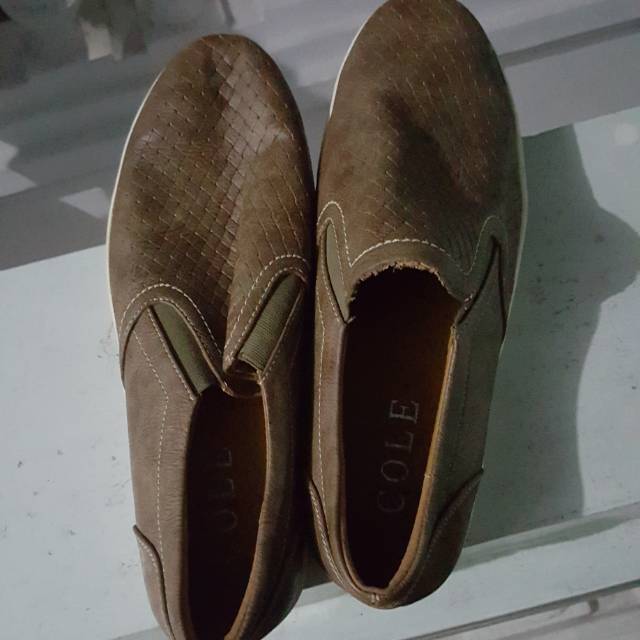 Sepatu Cole