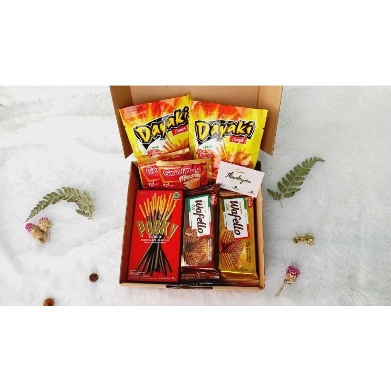 

hampers snack box