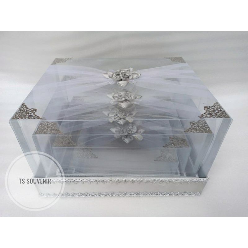 

Kotak hantaran / kotak seserahan / box hantaran full mika tile 1 set silver prodak dari fdri-store