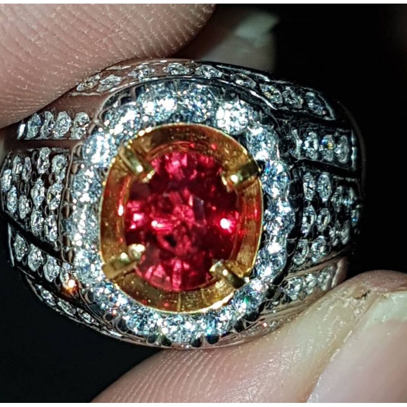 Natural Ruby Color Orangy Red Hq 2,21 cts