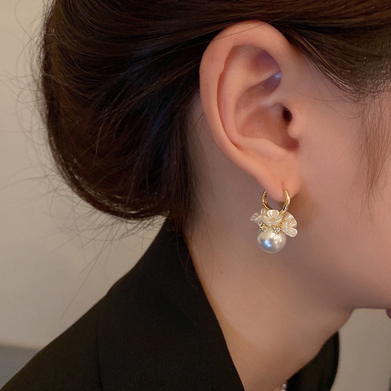 Anting Tusuk Gantung Desain Bunga Hias Mutiaraberlian Imitasi Gaya Eleganperancisretro Untuk Wanita