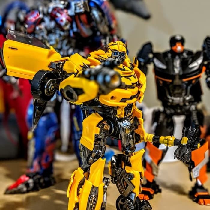 bumblebee legendary toys