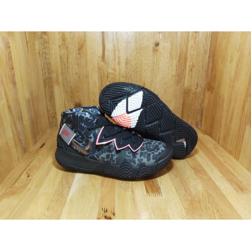sepatu basket Nike kyrie  S2 hybrid black CAMO .