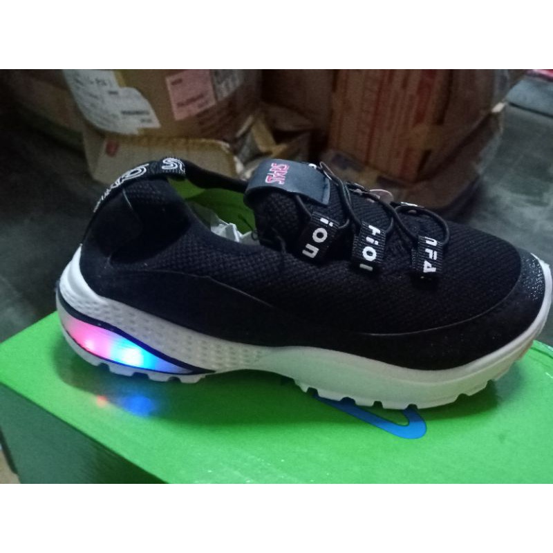 sepatu anak nyala