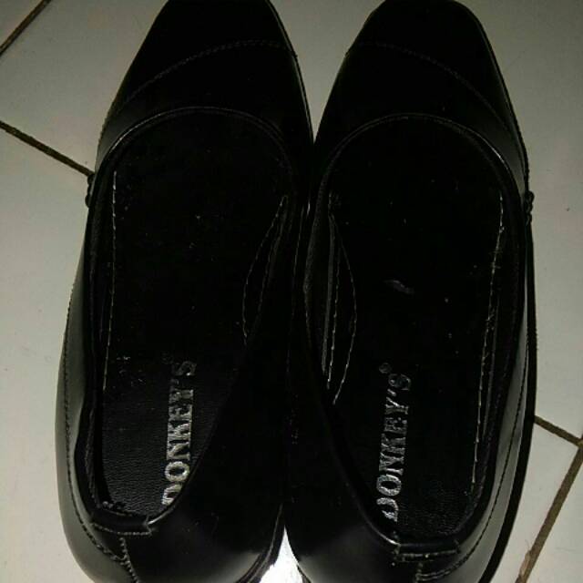 Sepatu Donkey's sepatu murah  Awet