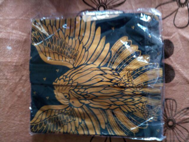Batik Solo Kemeja Hem Garuda Emas Lapis Tricot Grounding
