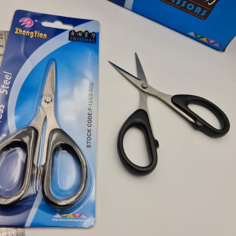 GUNTING STAINLESS STEEL TAJAM BUAT KERAJINAN TANGAN UKURAN 12CM ATAU 4.5 INCHI PER BIJI (F125)