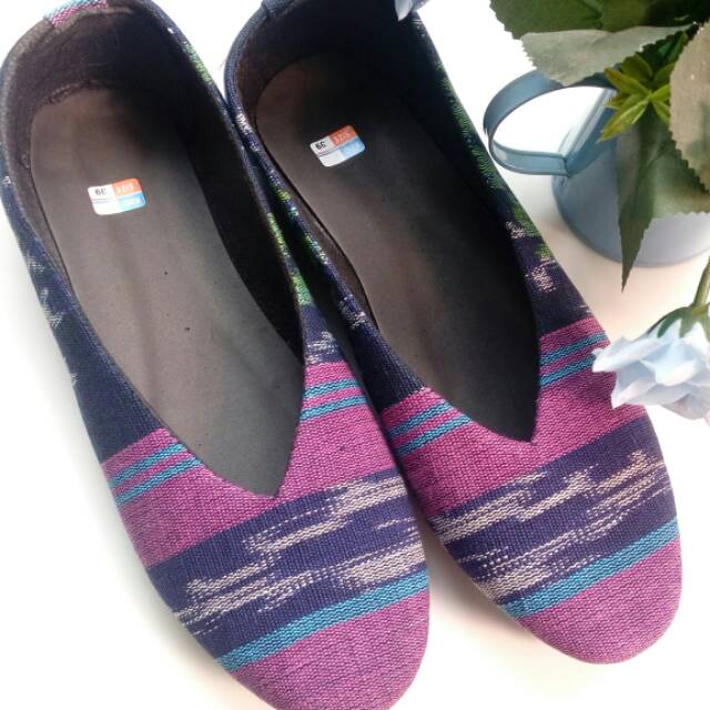 Sepatu Bali Endek @25