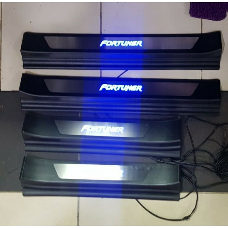 Sillplate Samping Led Mobil Toyota Fortuner 2016