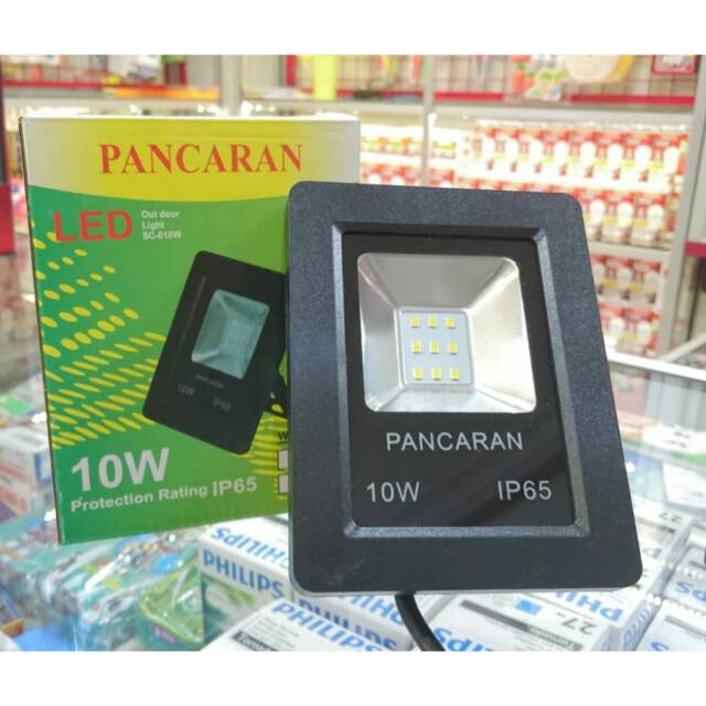 Lampu sorot lampu tembak merk pancaran nyala kuning warm white 10 watt IP 65