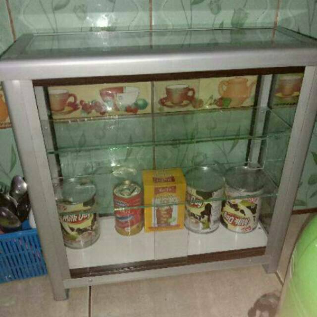 Etalase kaca ukuran mini