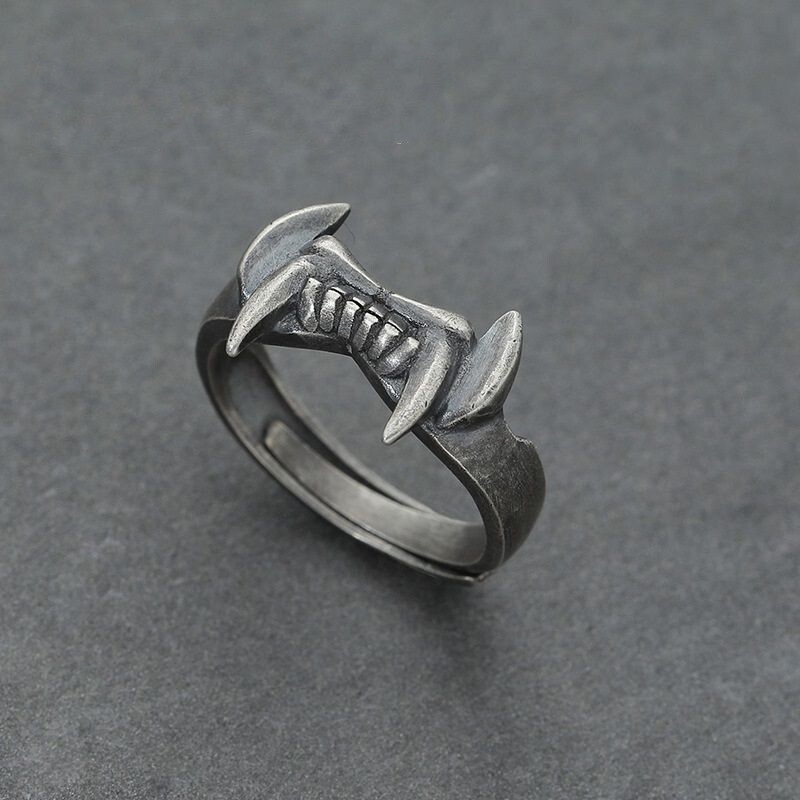 Cincin Model Terbuka Desain Gigi Hantu Gaya Gothic Punk Adjustable Untuk Pria