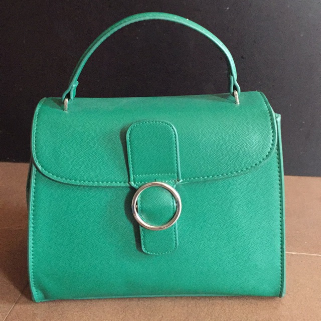 tas wanita preloved merk charles&keith original